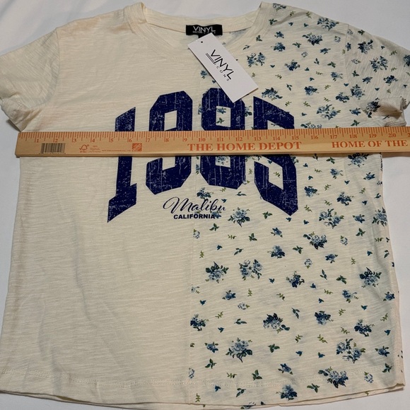 Vinyl Icons Cream Malibu  Graphic T-Shirt M NWT - Picture 2 of 4